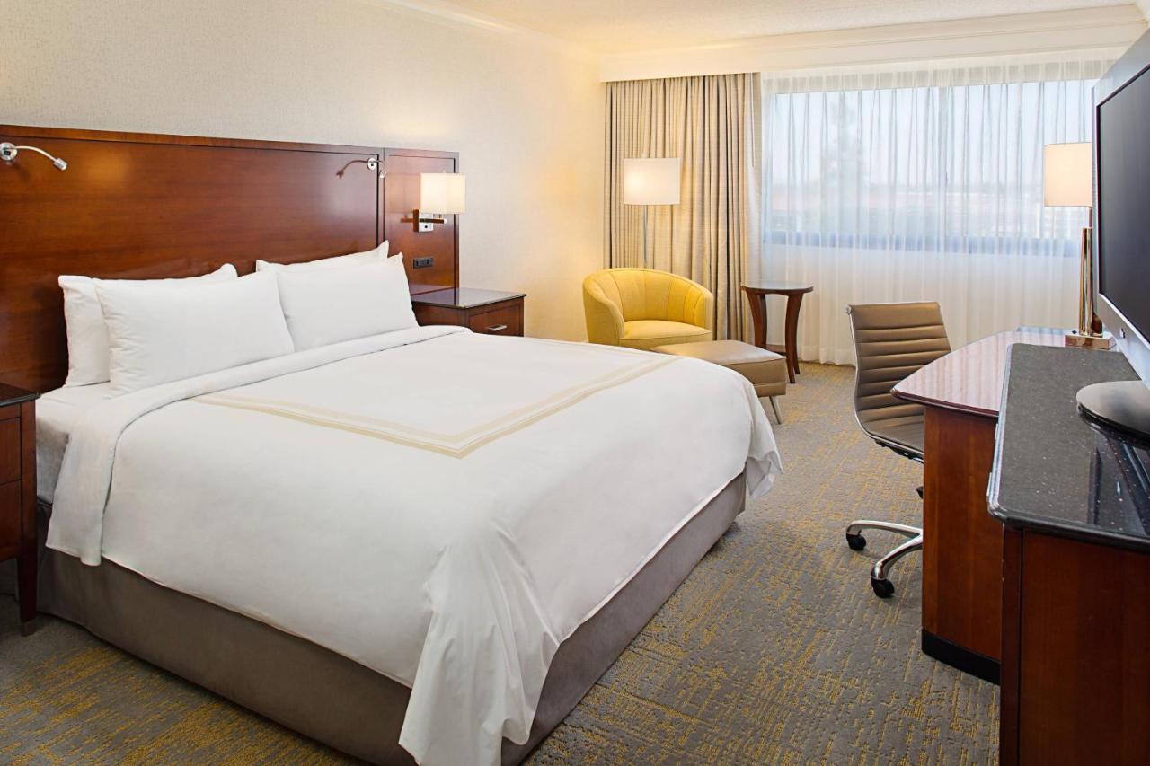 Los Angeles Marriott Burbank Airport Экстерьер фото